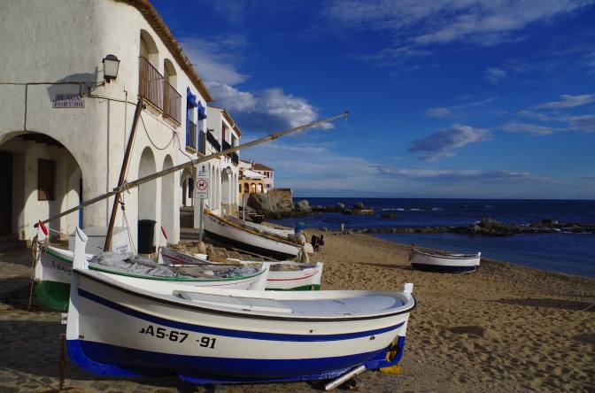 Salidas de pesca deportiva en Barco desde Vilassar de Mar desde sus playas y espigones