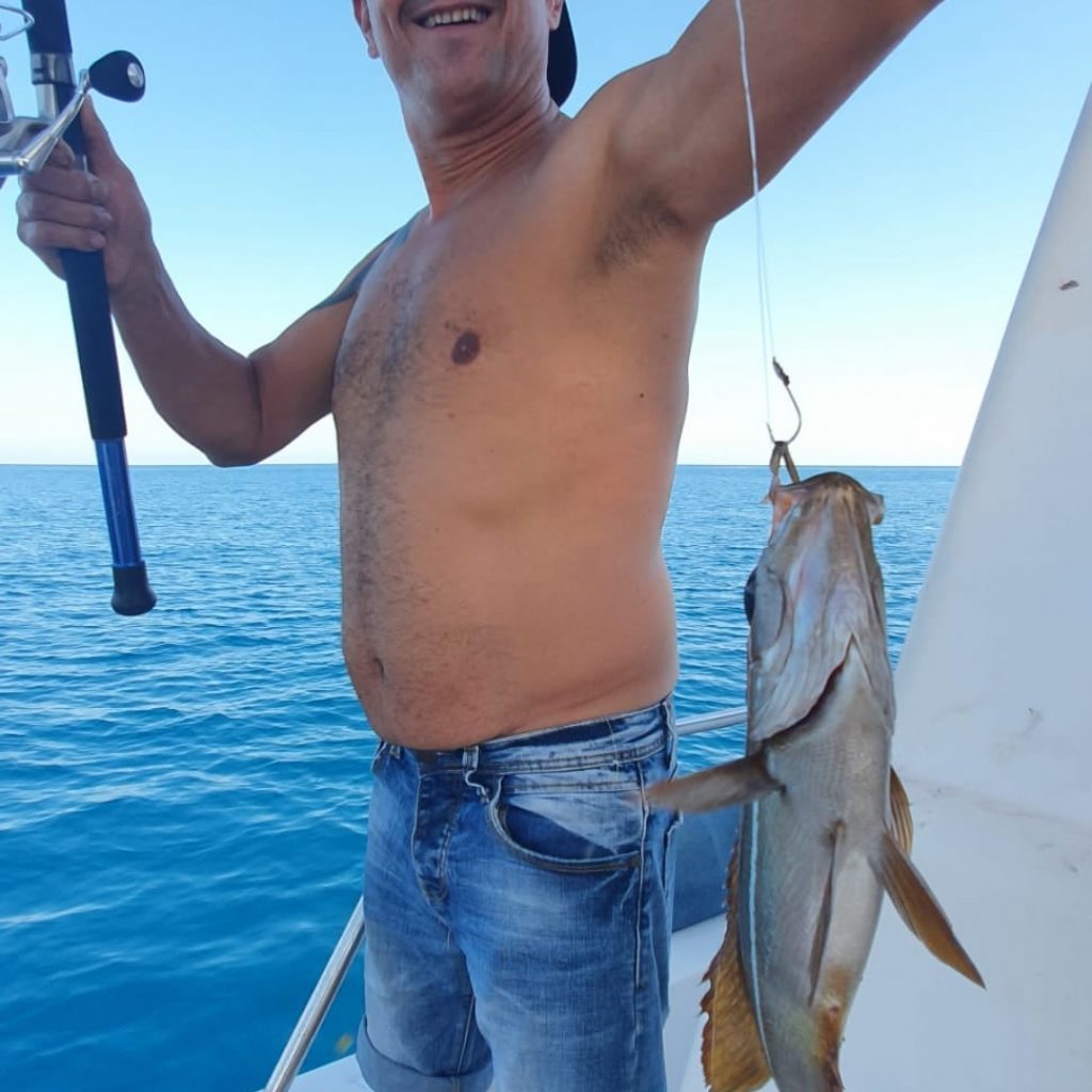 Captura de pesca desde embarcacion Almeria - Excursiones de pesca en Almeria desde sus puertos