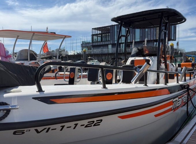 Revoltosa Pesca en barco Portonovo Sanxenxo