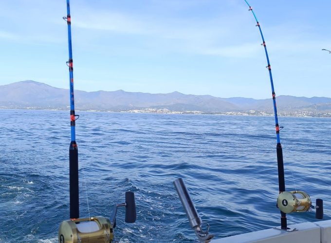 Barco de lujo para pesca Marbella (6)